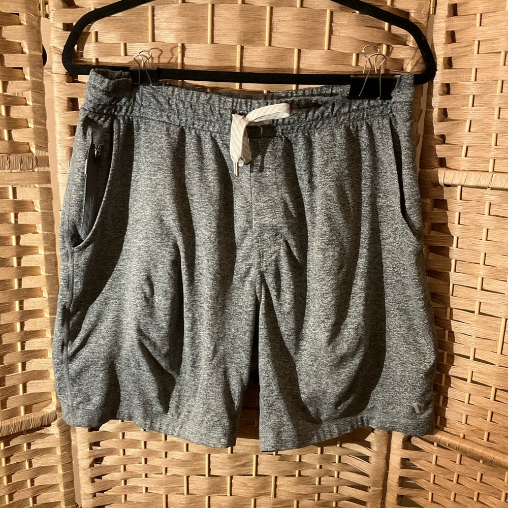 Vuori Men’s Ponto 7in Short - Picture 2 of 9